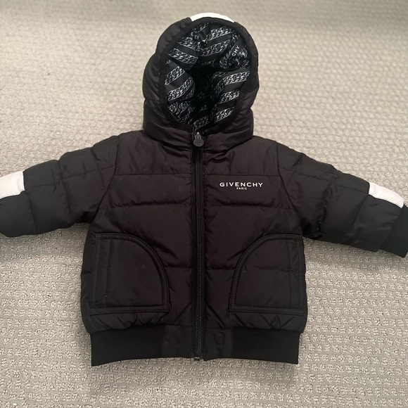 *AUTHENTIC* - Picture 2 of 5